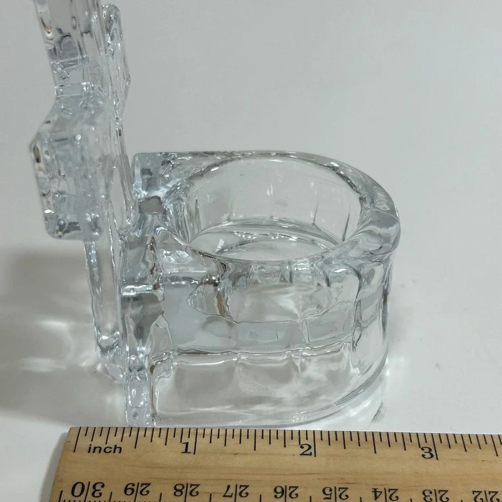 Unbranded clear glass